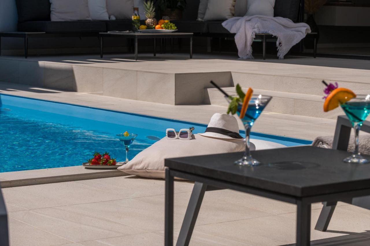 Villa Oasis - Your Luxury Home Away From Home Celopeci Buitenkant foto