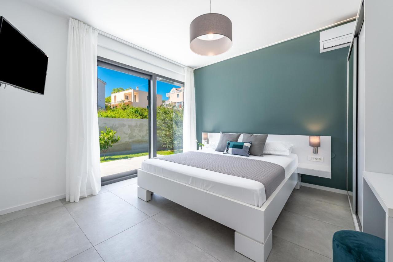 Villa Oasis - Your Luxury Home Away From Home Celopeci Buitenkant foto