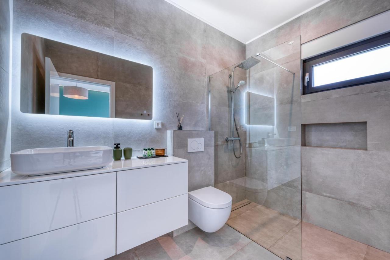 Villa Oasis - Your Luxury Home Away From Home Celopeci Buitenkant foto