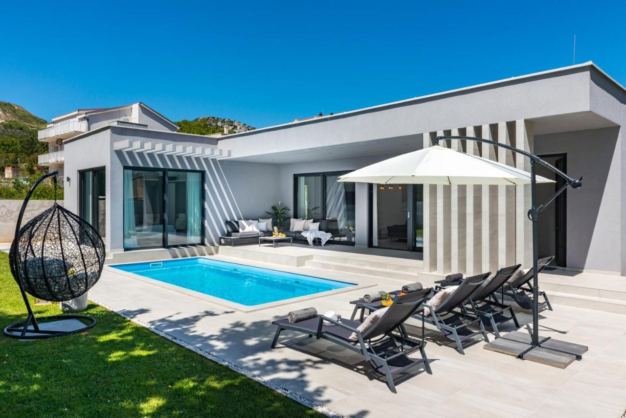Villa Oasis - Your Luxury Home Away From Home Celopeci Buitenkant foto