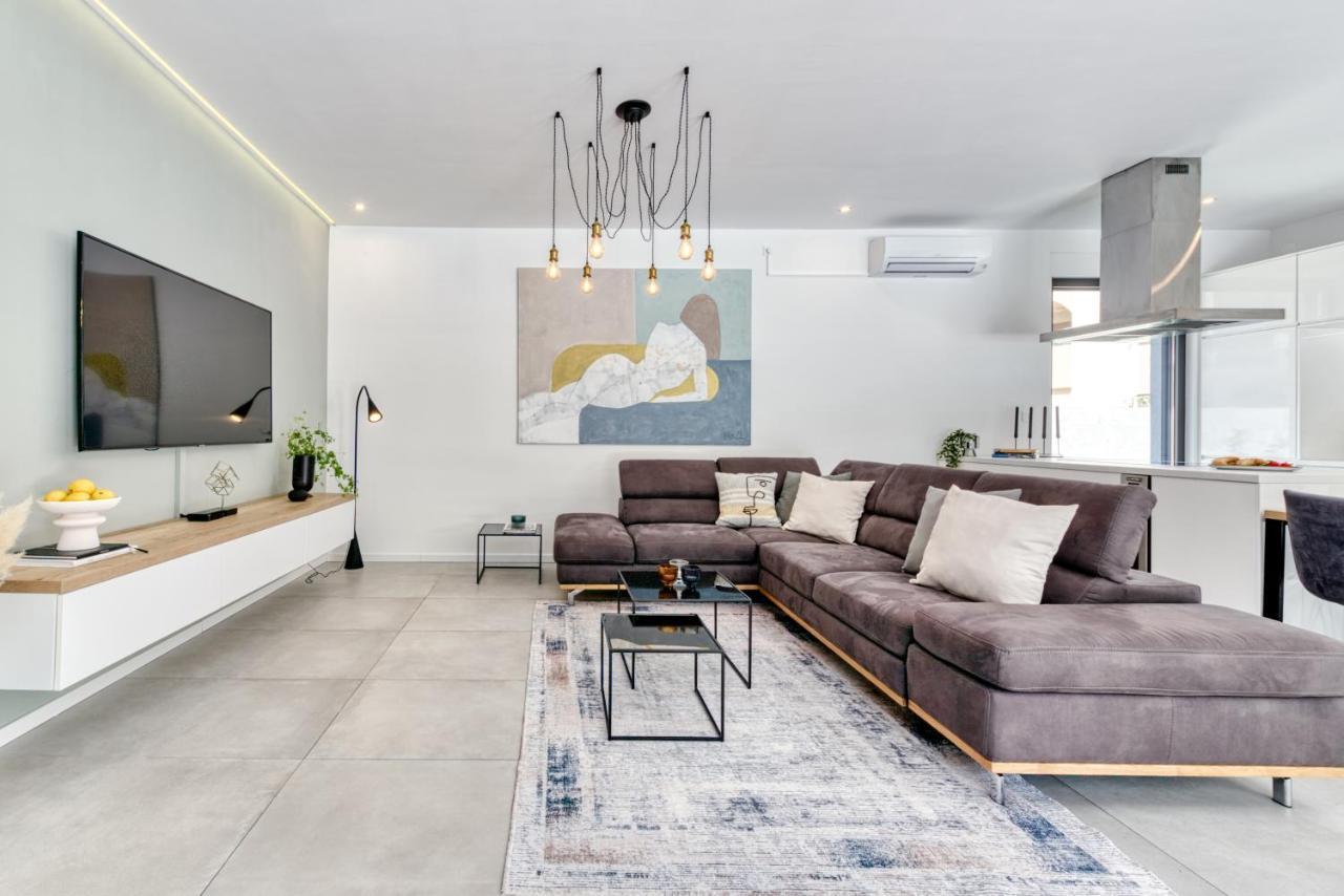 Villa Oasis - Your Luxury Home Away From Home Celopeci Buitenkant foto