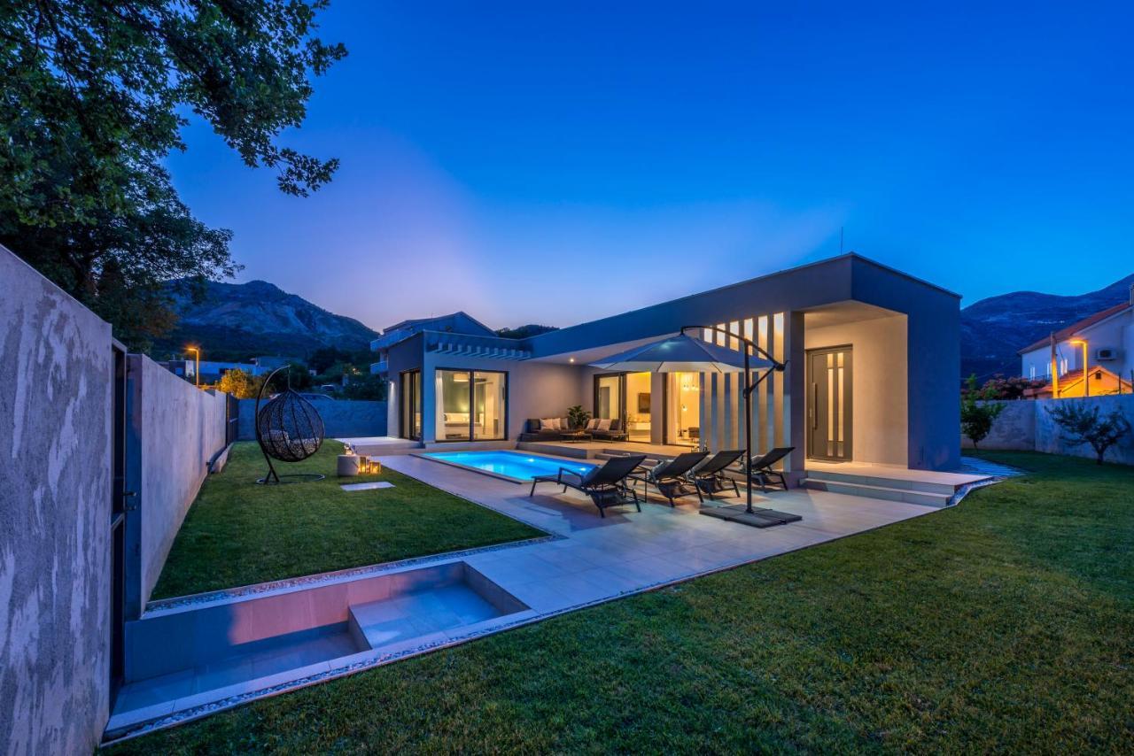 Villa Oasis - Your Luxury Home Away From Home Celopeci Buitenkant foto