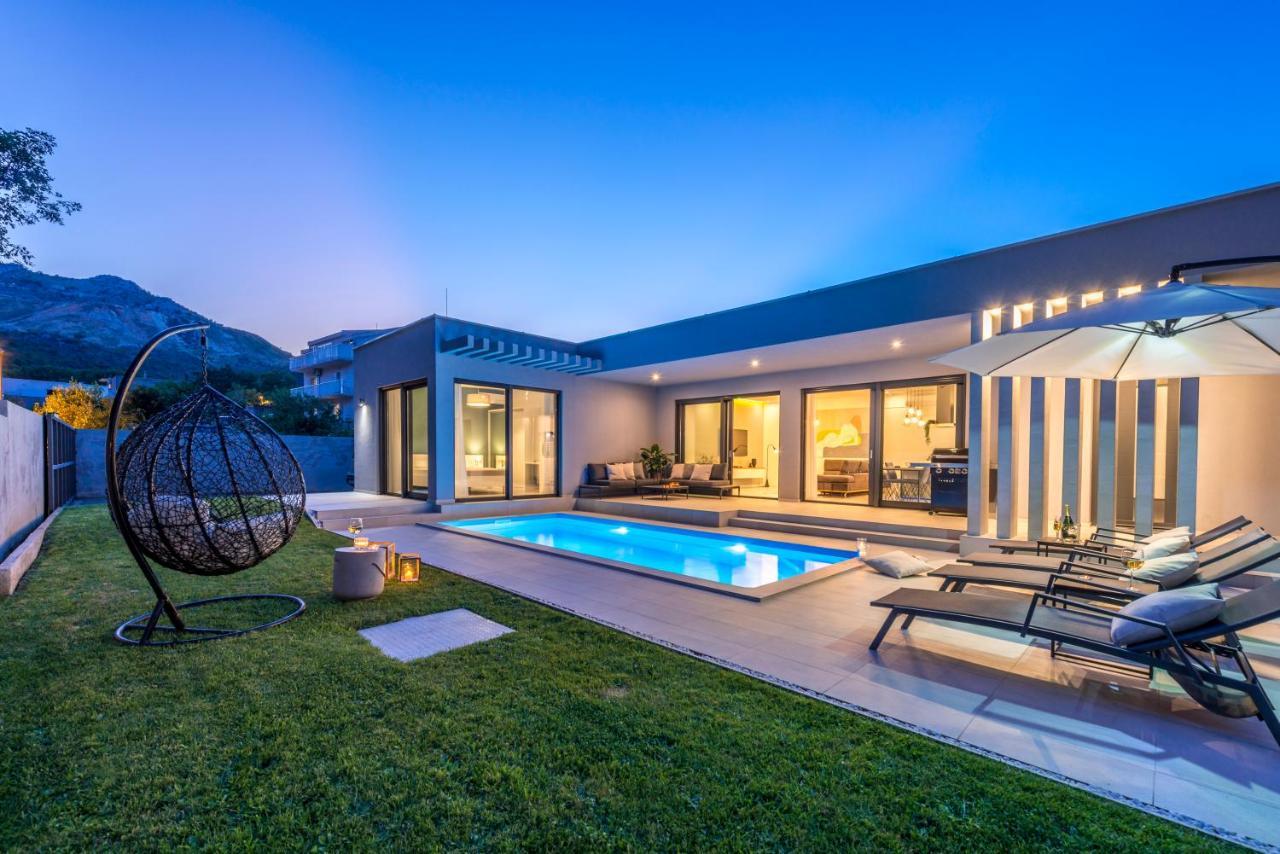 Villa Oasis - Your Luxury Home Away From Home Celopeci Buitenkant foto